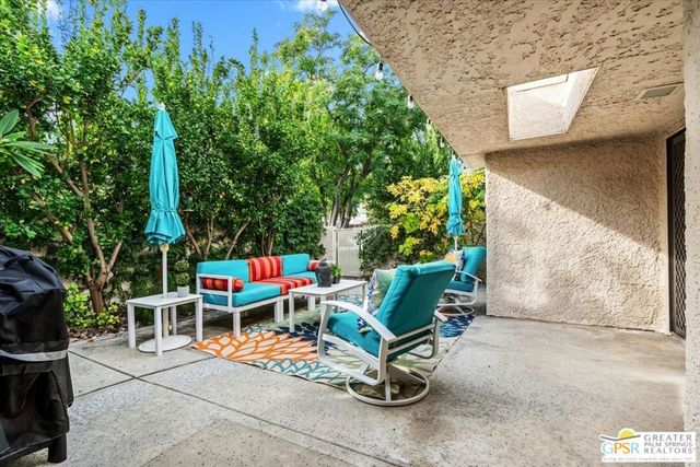 1561 S Cerritos Drive, Palm Springs, CA 92264