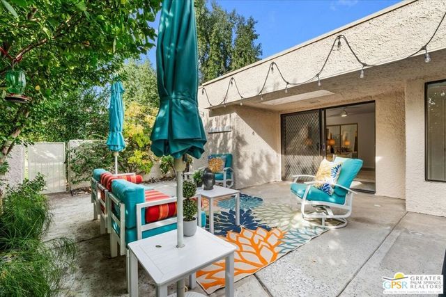 1561 S Cerritos Drive, Palm Springs, CA 92264