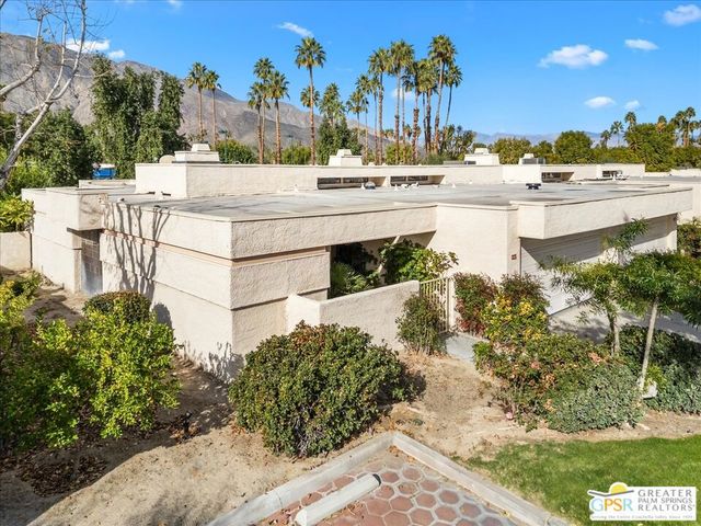 1561 S Cerritos Drive, Palm Springs, CA 92264
