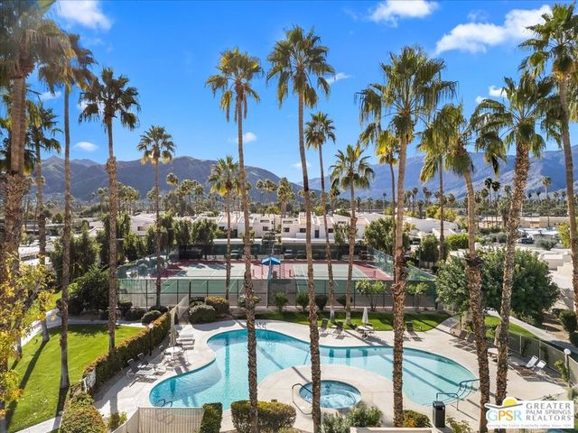 1561 S Cerritos Drive, Palm Springs, CA 92264