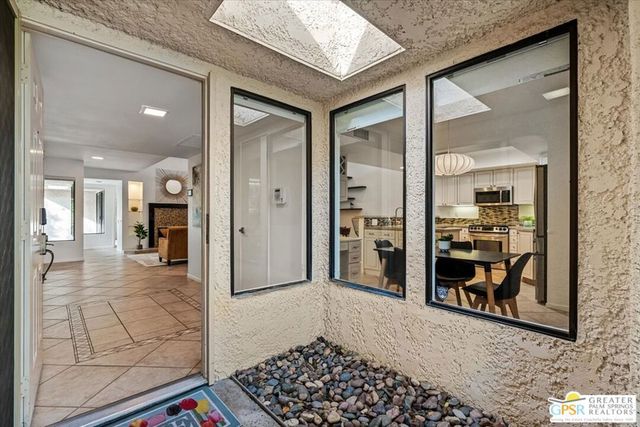 1561 S Cerritos Drive, Palm Springs, CA 92264