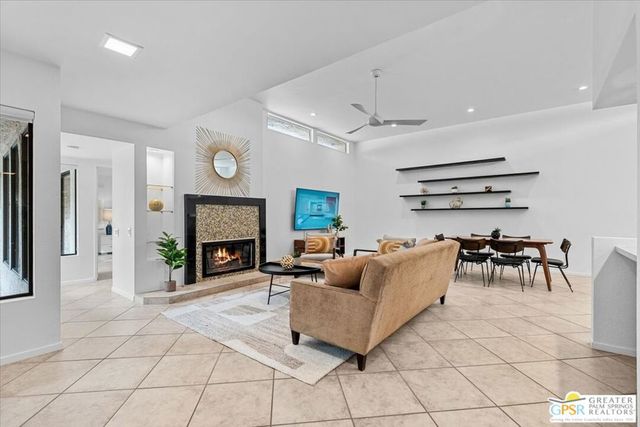 1561 S Cerritos Drive, Palm Springs, CA 92264