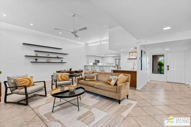 1561 S Cerritos Drive, Palm Springs, CA 92264