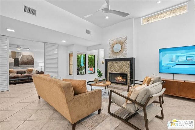 1561 S Cerritos Drive, Palm Springs, CA 92264