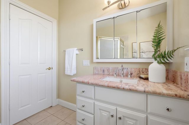 2075 Mantelli Drive, Gilroy, CA 95020