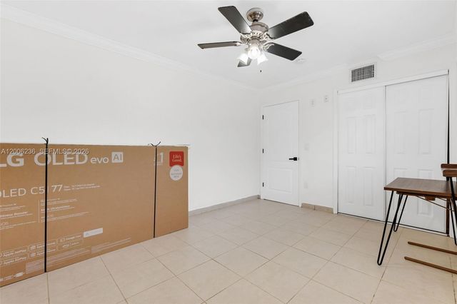 9625 SW 47th St, Miami, FL 33165