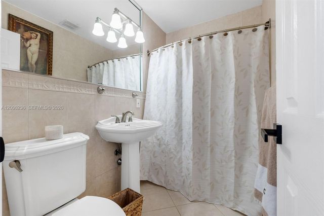 9625 SW 47th St, Miami, FL 33165