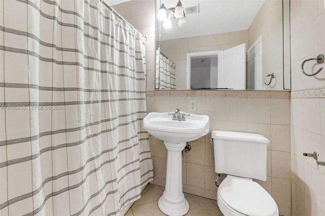9625 SW 47th St, Miami, FL 33165