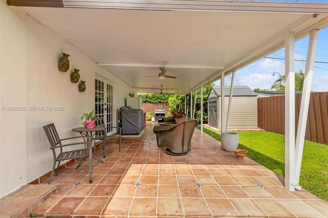 9625 SW 47th St, Miami, FL 33165