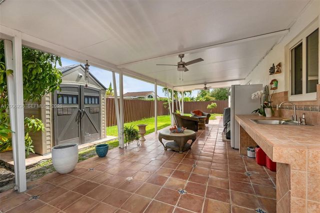 9625 SW 47th St, Miami, FL 33165