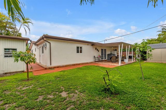 9625 SW 47th St, Miami, FL 33165