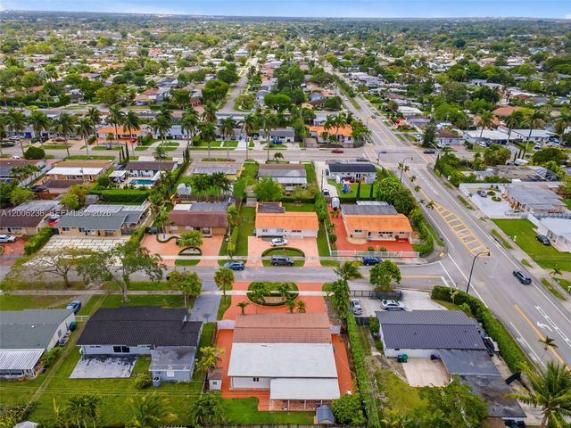 9625 SW 47th St, Miami, FL 33165