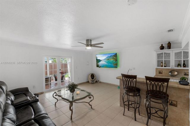 9625 SW 47th St, Miami, FL 33165