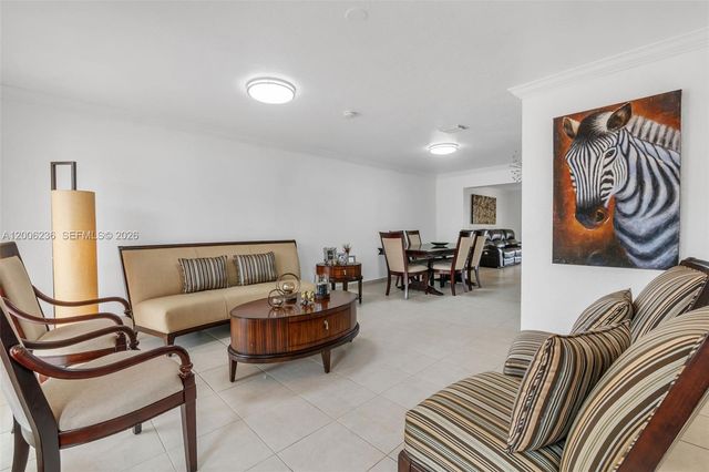 9625 SW 47th St, Miami, FL 33165