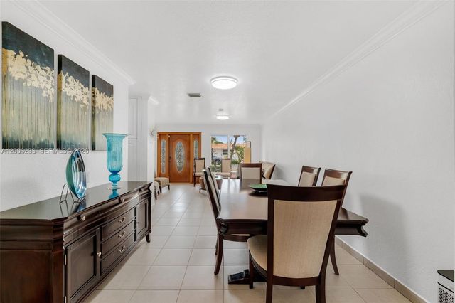 9625 SW 47th St, Miami, FL 33165