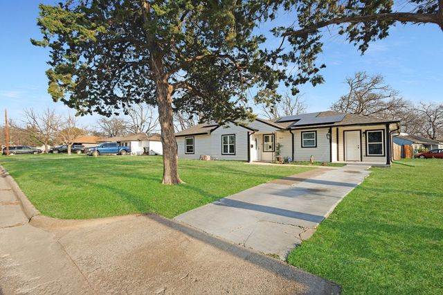 709 Dallas Street, Grand Prairie, TX 75051