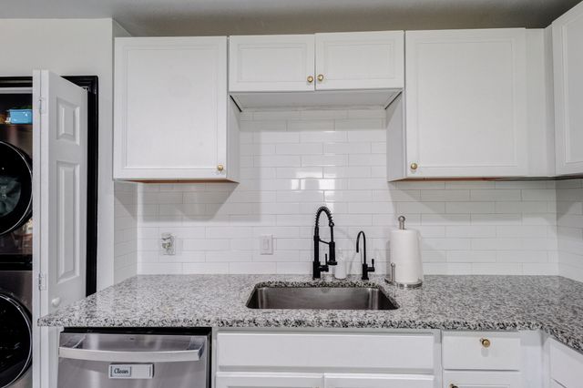 709 Dallas Street, Grand Prairie, TX 75051