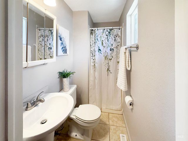212 Shoshone Ave, Nampa, ID 83651