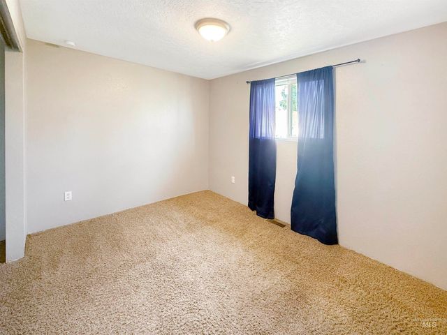 212 Shoshone Ave, Nampa, ID 83651