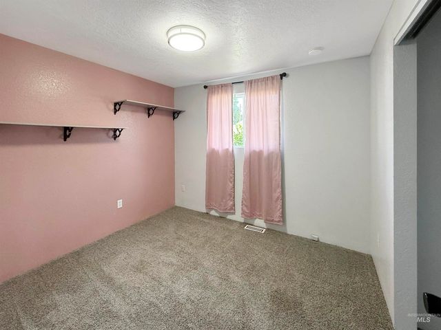 212 Shoshone Ave, Nampa, ID 83651