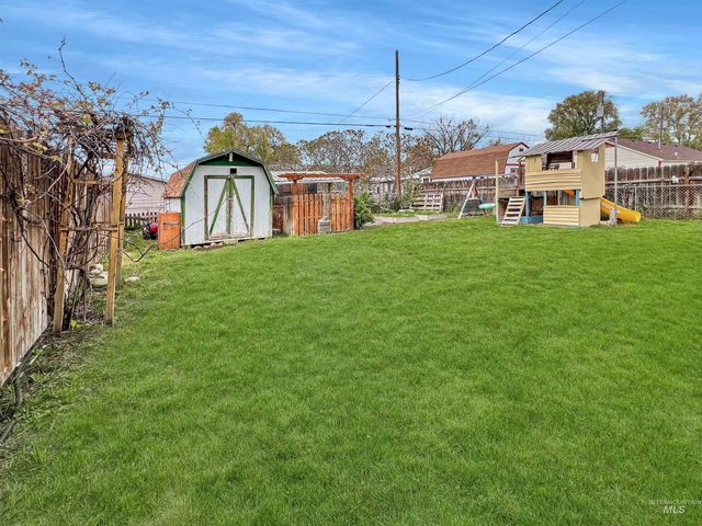 212 Shoshone Ave, Nampa, ID 83651