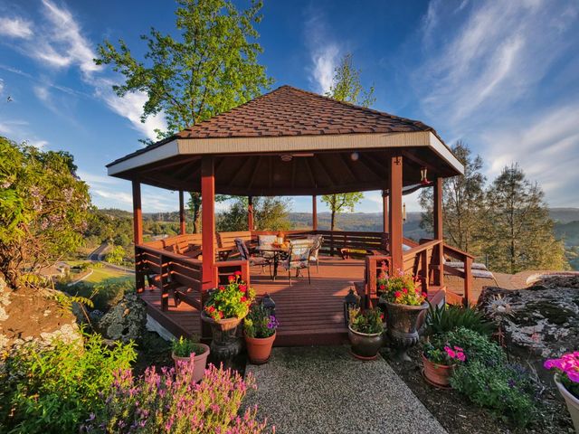 2405 Greensboro Rd, Placerville, CA 95667