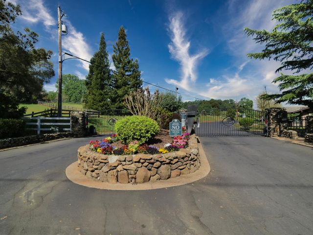 2405 Greensboro Rd, Placerville, CA 95667