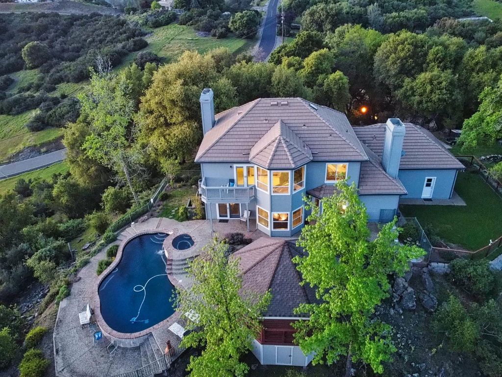 2405 Greensboro Rd, Placerville, CA 95667