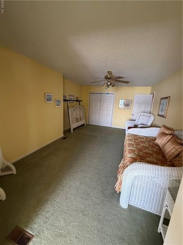 4291 Hatton Point LN, Portsmouth, VA 23703