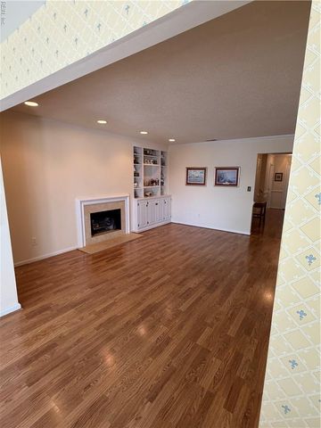 4291 Hatton Point LN, Portsmouth, VA 23703