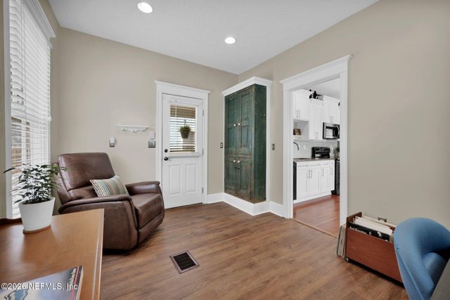 414 E 3RD Street, Jacksonville, FL 32206