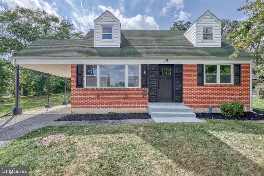 142 SYLVAN DR, York, PA 17402