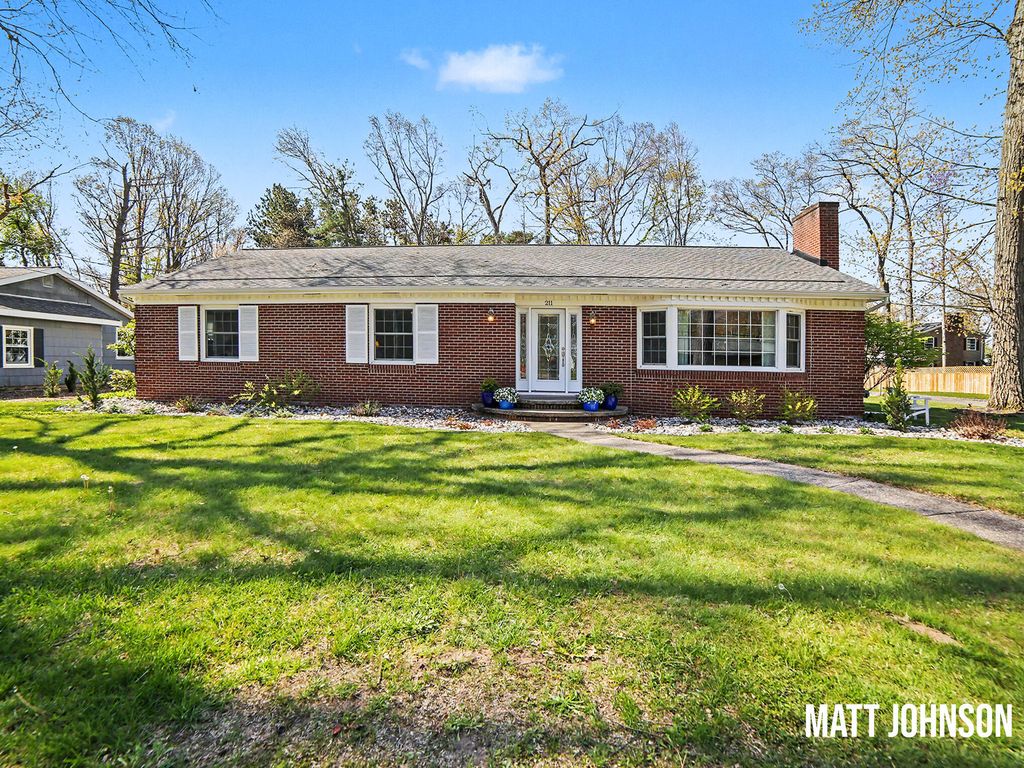211 Country Club Road, Whitehall City, MI 49461