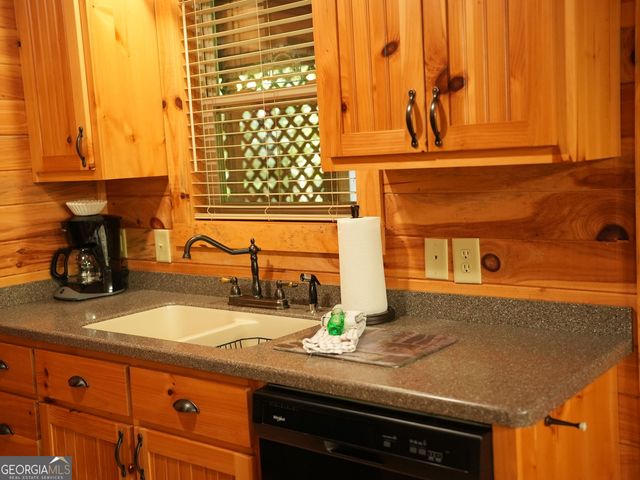 369 Myrna Branch Road, Helen, GA 30545