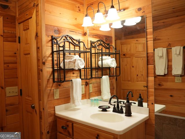 369 Myrna Branch Road, Helen, GA 30545