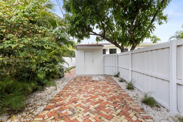 1618 SW 18th St 1, Miami, FL 33145