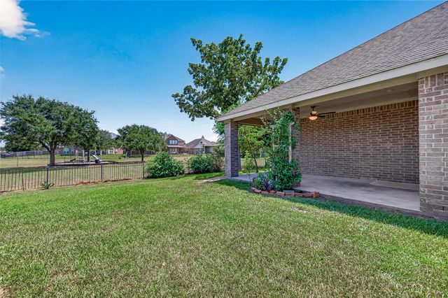 2014 Foxgate Drive, Rosenberg, TX 77471