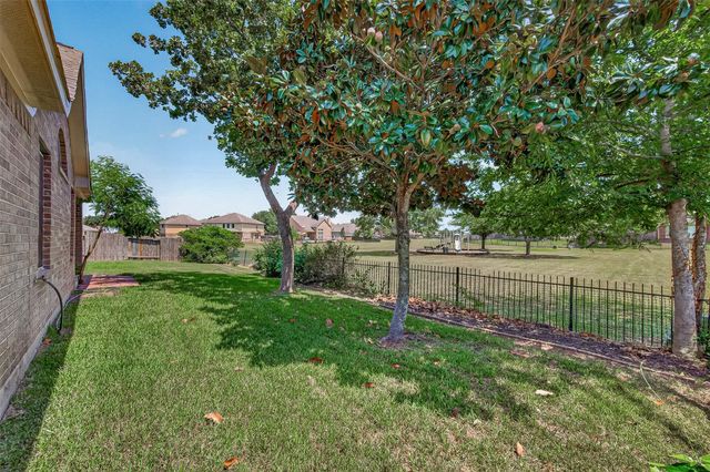 2014 Foxgate Drive, Rosenberg, TX 77471