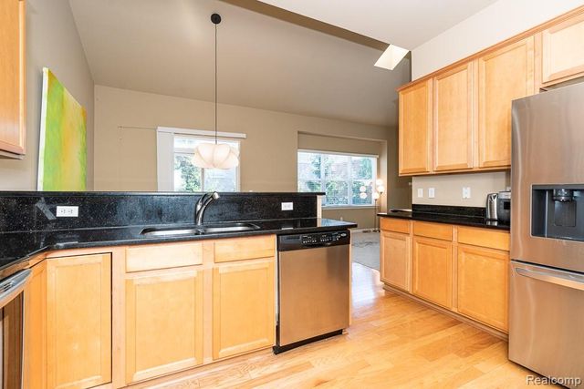2230 Palmetto, Commerce Twp, MI 48382
