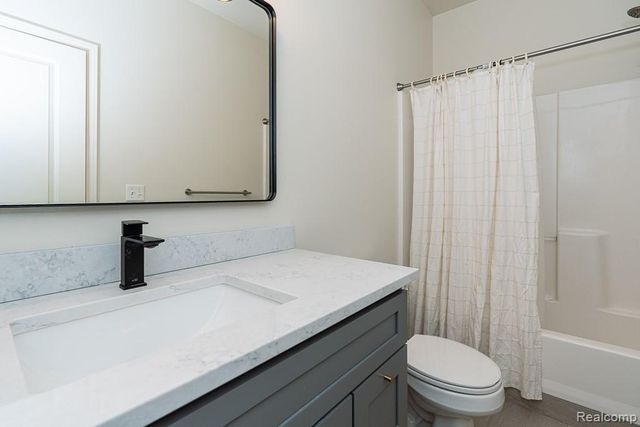 2230 Palmetto, Commerce Twp, MI 48382
