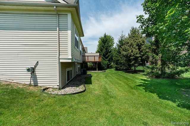 2230 Palmetto, Commerce Twp, MI 48382