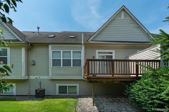 2230 Palmetto, Commerce Twp, MI 48382