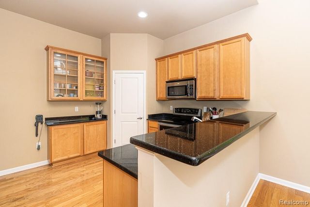 2230 Palmetto, Commerce Twp, MI 48382