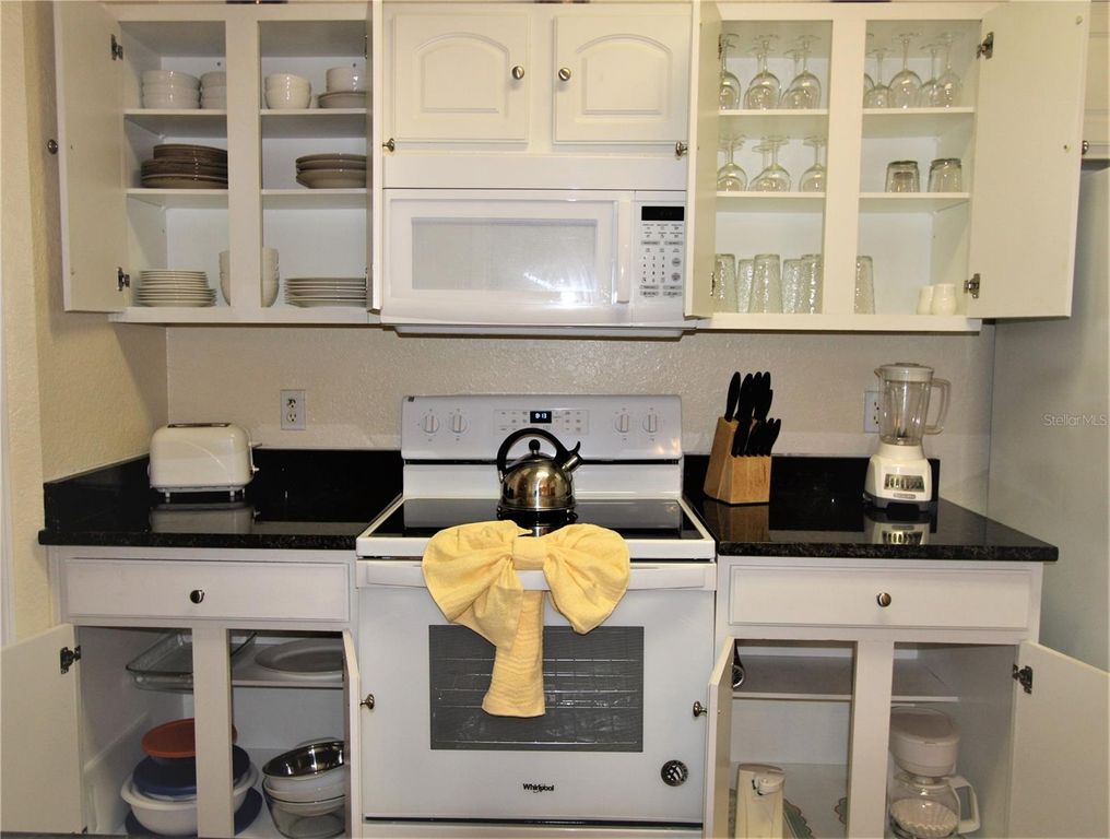 Image 4 of property listing at 7671 COMROW STREET 302, Kissimmee, FL 34747