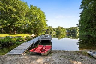 14 Elizabeth St, Dudley, MA 01571