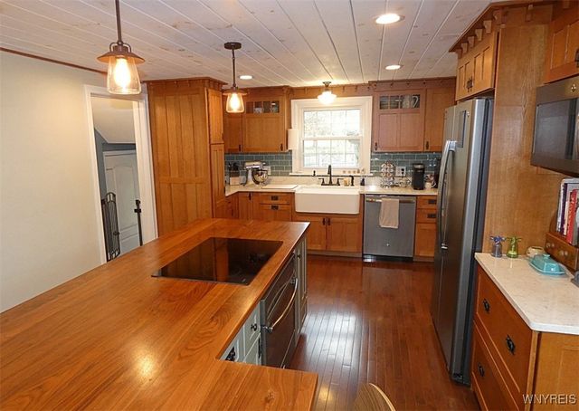 3685 South Hill Road, Hamburg, NY 14075