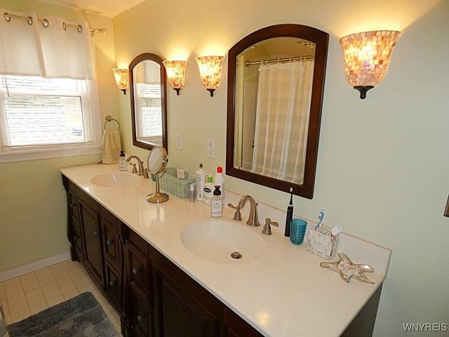 3685 South Hill Road, Hamburg, NY 14075