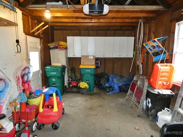 3685 South Hill Road, Hamburg, NY 14075