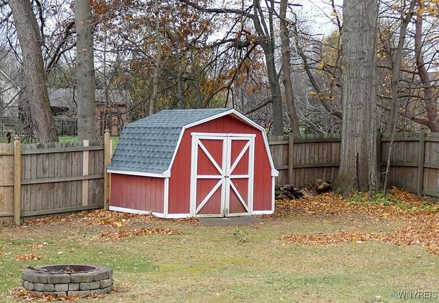 3685 South Hill Road, Hamburg, NY 14075