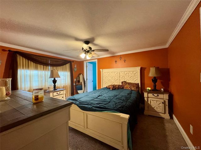 160 Lincoln Boulevard, Hauppauge, NY 11788